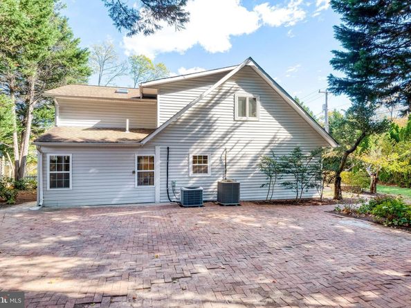 9720 Five Oaks Road, Fairfax VA 22031