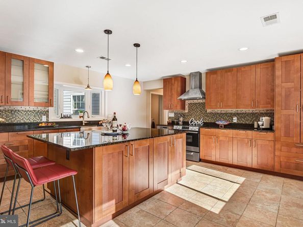 9720 Five Oaks Road, Fairfax VA 22031