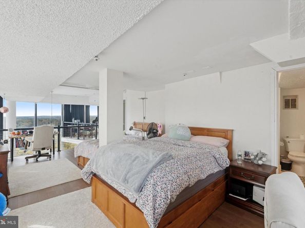 3900 Ford Road 23B, Philadelphia PA 19131