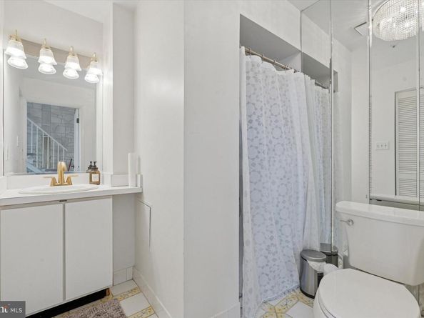 3900 Ford Road 23B, Philadelphia PA 19131