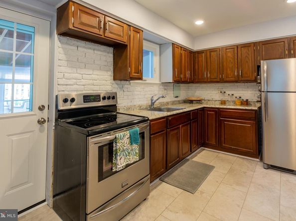 257 W Greenwood Avenue, Lansdowne PA 19050