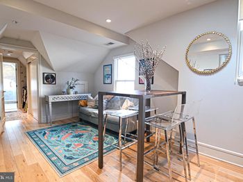 3211 Wisconsin Avenue NW