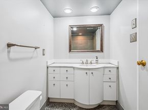 7420 Westlake Terrace 1008, Bethesda MD 20817