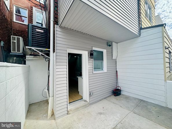 2426 S Juniper Street, Philadelphia PA 19148