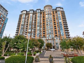 8220 Crestwood Heights Drive 712, Mclean VA 22102