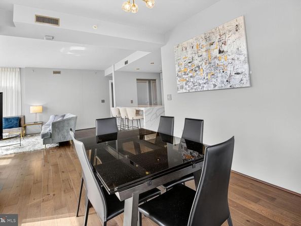 8220 Crestwood Heights Drive 712, Mclean VA 22102
