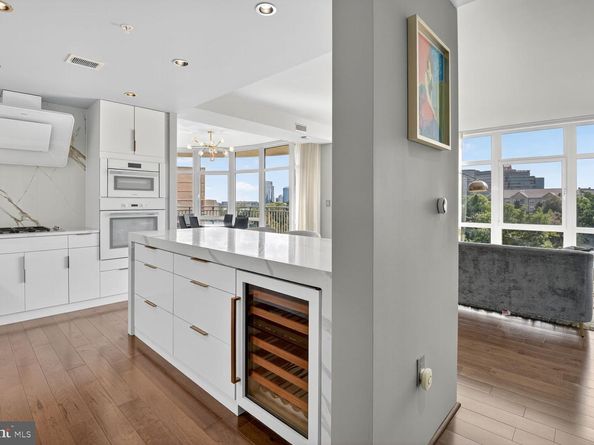 8220 Crestwood Heights Drive 712, Mclean VA 22102