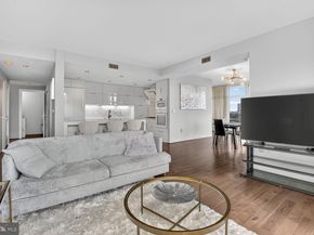 8220 Crestwood Heights Drive 712, Mclean VA 22102