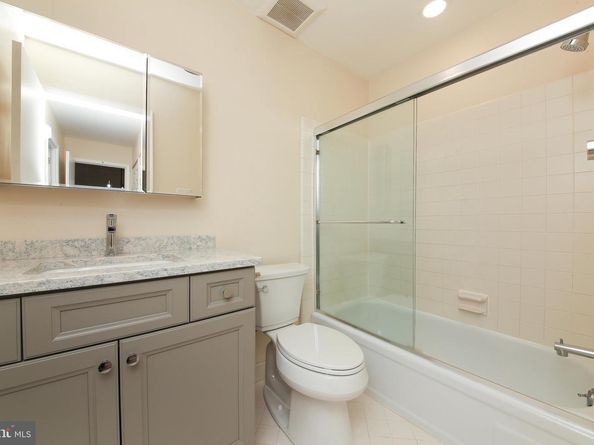 463 Old Forge Crossing 463, Devon PA 19333