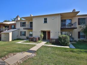 463 Old Forge Crossing 463, Devon PA 19333