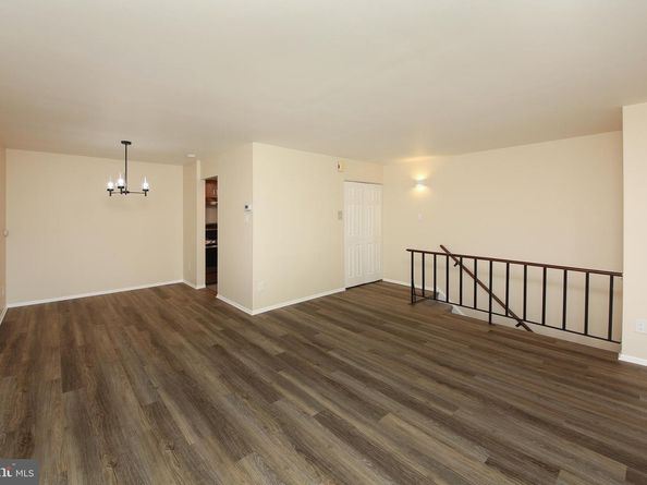 463 Old Forge Crossing 463, Devon PA 19333