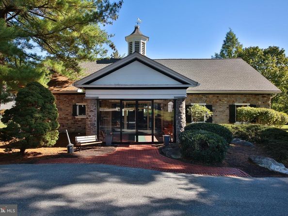 463 Old Forge Crossing 463, Devon PA 19333
