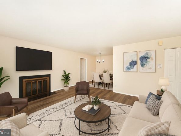 463 Old Forge Crossing 463, Devon PA 19333
