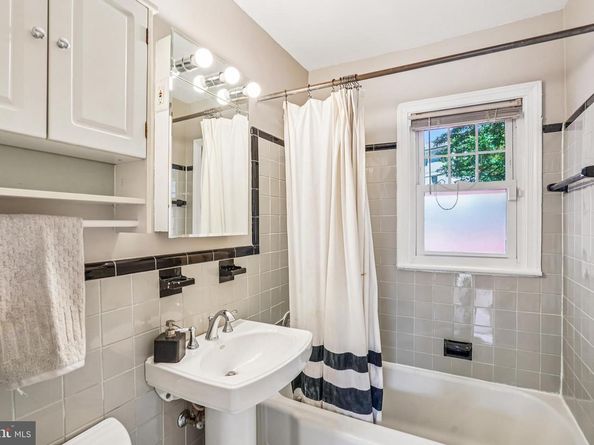 2329 N Edison Street, Arlington VA 22207