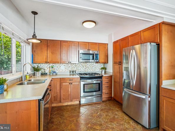 2329 N Edison Street, Arlington VA 22207