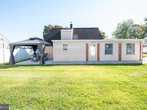 7 Canal Road, Levittown PA 19057