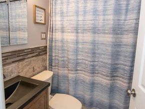 7 Canal Road, Levittown PA 19057