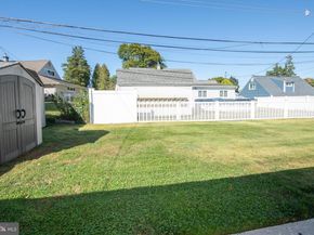 7 Canal Road, Levittown PA 19057