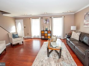 7 Canal Road, Levittown PA 19057