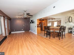 7 Canal Road, Levittown PA 19057