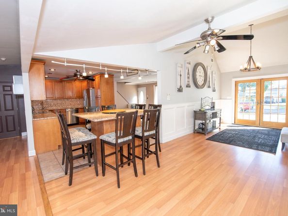 7 Canal Road, Levittown PA 19057