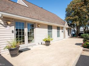 7 Canal Road, Levittown PA 19057