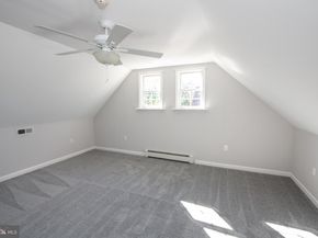 7 Canal Road, Levittown PA 19057