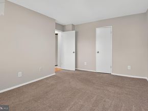 2907 Charing Cross Road 14, Falls Church VA 22042