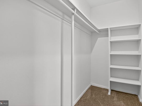 2907 Charing Cross Road 14, Falls Church VA 22042