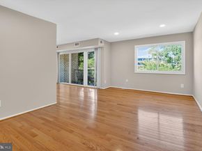 2907 Charing Cross Road 14, Falls Church VA 22042