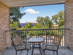 2907 Charing Cross Road 14, Falls Church VA 22042
