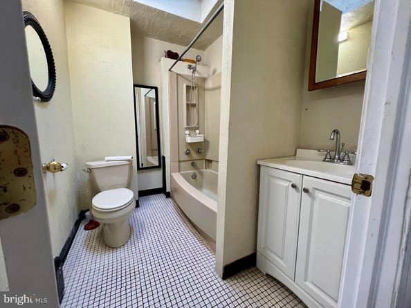 1635 S Dover Street, Philadelphia PA 19145