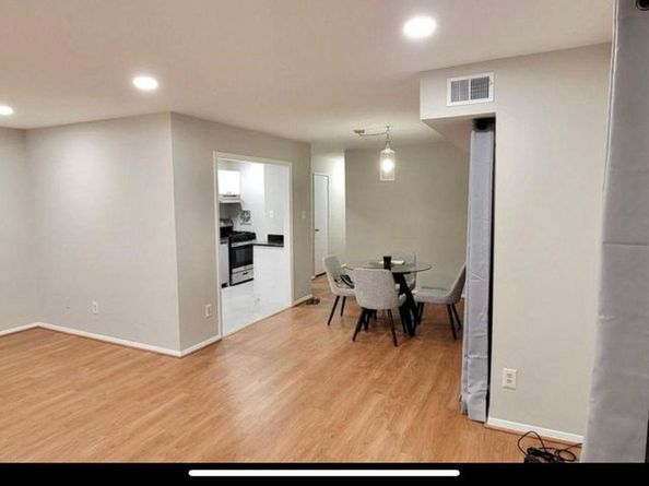 2908 Kings Chapel Road 03/10, Falls Church VA 22042