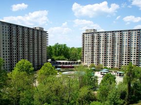 5225 Pooks Hill Road 324N, Bethesda MD 20814