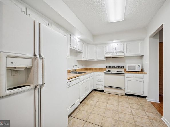 19 Rock Hill Road 7D, Bala Cynwyd PA 19004