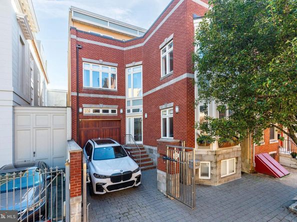 838 Lombard Street, Philadelphia PA 19147