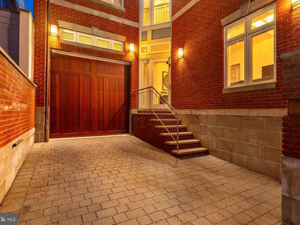 838 Lombard Street, Philadelphia PA 19147