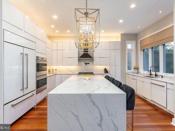 838 Lombard Street, Philadelphia PA 19147