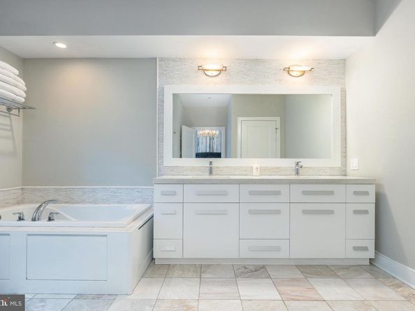 838 Lombard Street, Philadelphia PA 19147
