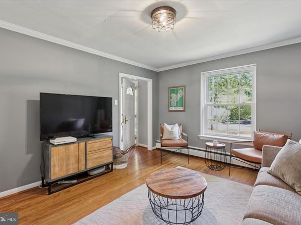 711 Custis Road, Glenside PA 19038