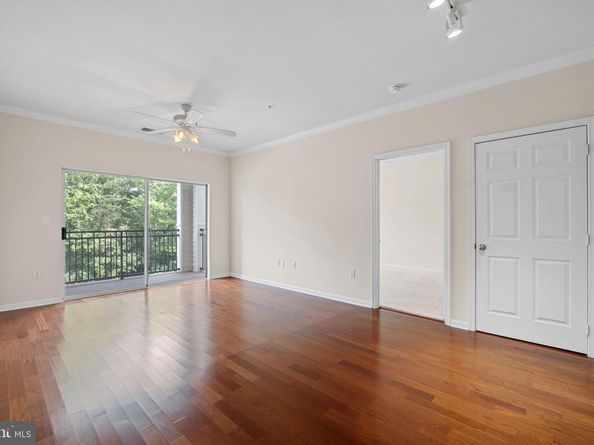 12953 Centre Park Circle 218, Herndon VA 20171