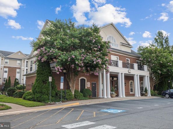 12953 Centre Park Circle 218, Herndon VA 20171