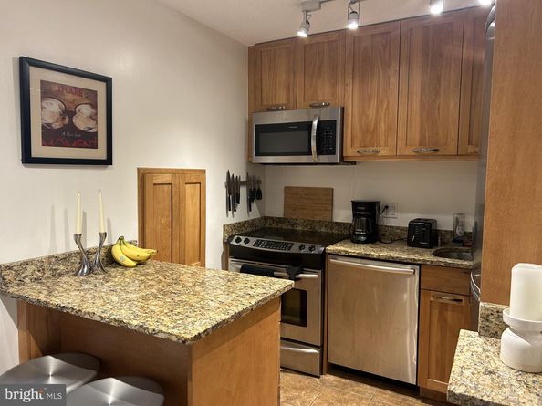 1800 R Street NW 808, Washington DC 20009