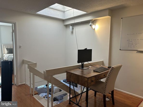 1800 R Street NW 808, Washington DC 20009