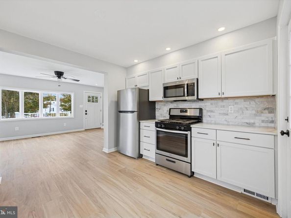 6 N Love Lane, Norwood PA 19074