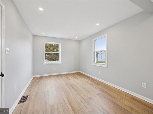 6 N Love Lane, Norwood PA 19074
