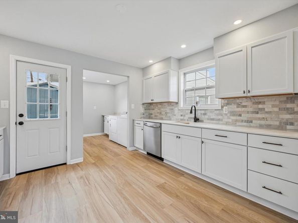 6 N Love Lane, Norwood PA 19074