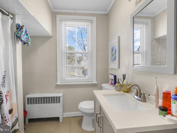 350 Green Lane, Philadelphia PA 19128