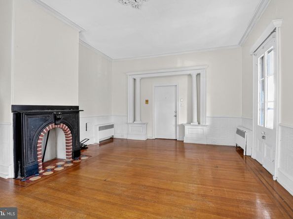 350 Green Lane, Philadelphia PA 19128