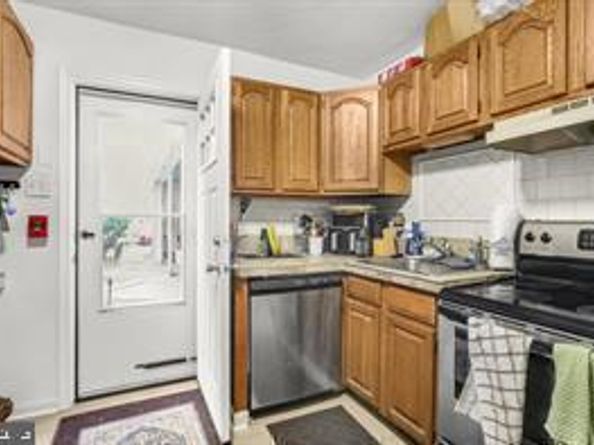 350 Green Lane, Philadelphia PA 19128